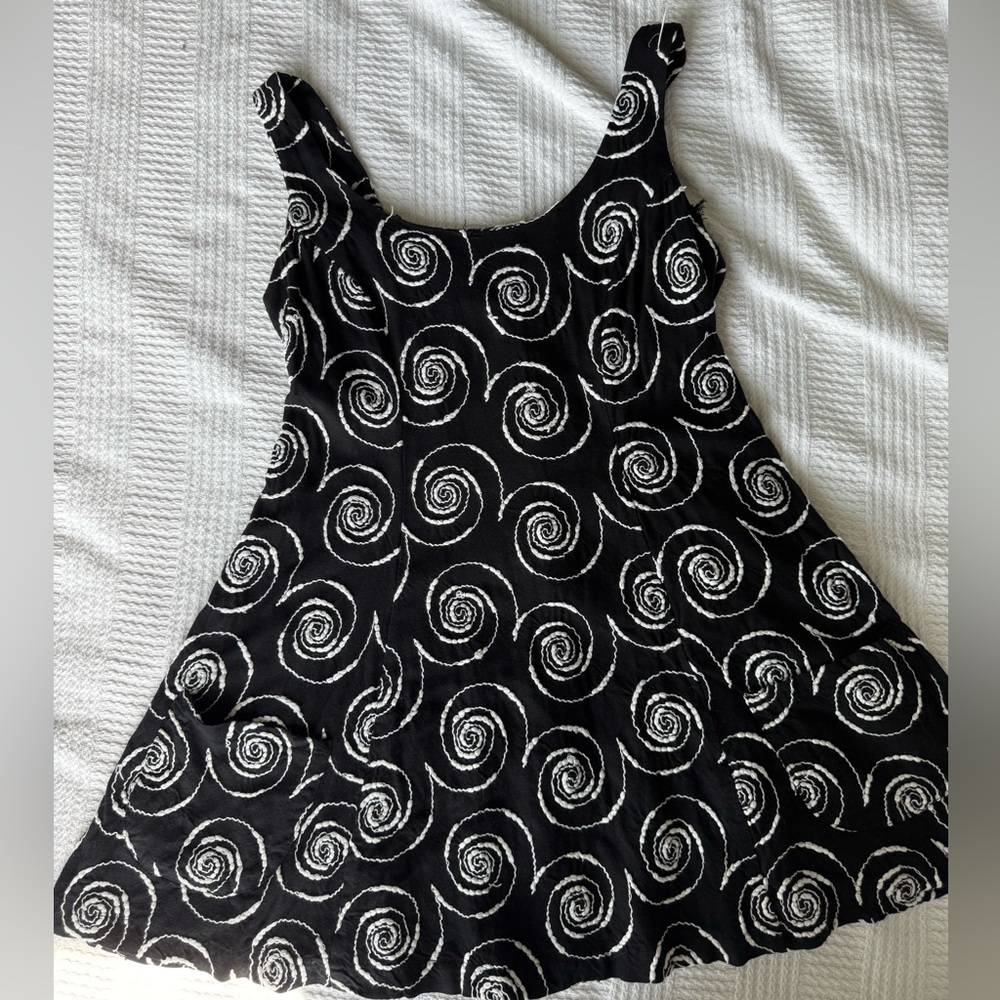 Vintage Betsey Johnson Spiral Embroidered Mini Dress Sleeveless black and white